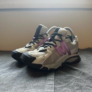 Ivory Purple Womens Size 7 Trail Hiking Shoes
